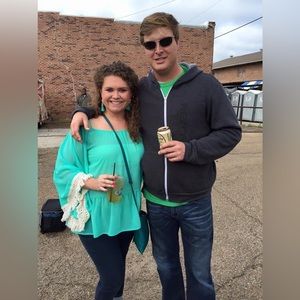 Teal flowy top with cream fringe!